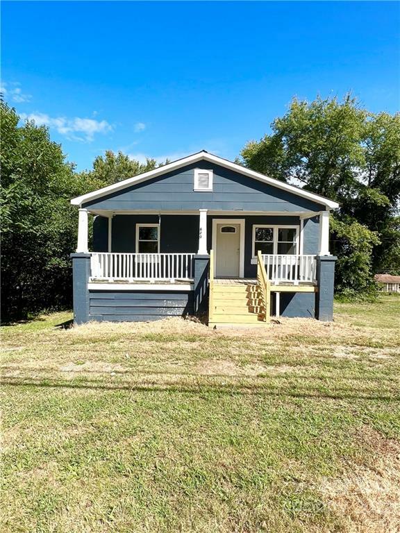 Property Photo: 620 Linville Street NC 28655