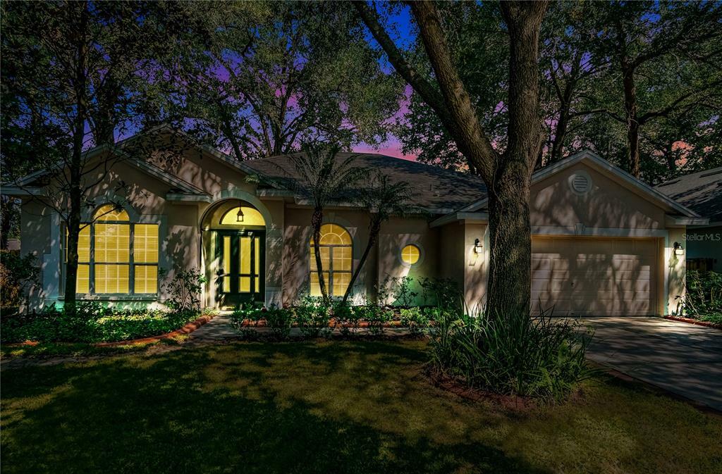 Property Photo: 2102 Fawn Meadow Drive FL 33594