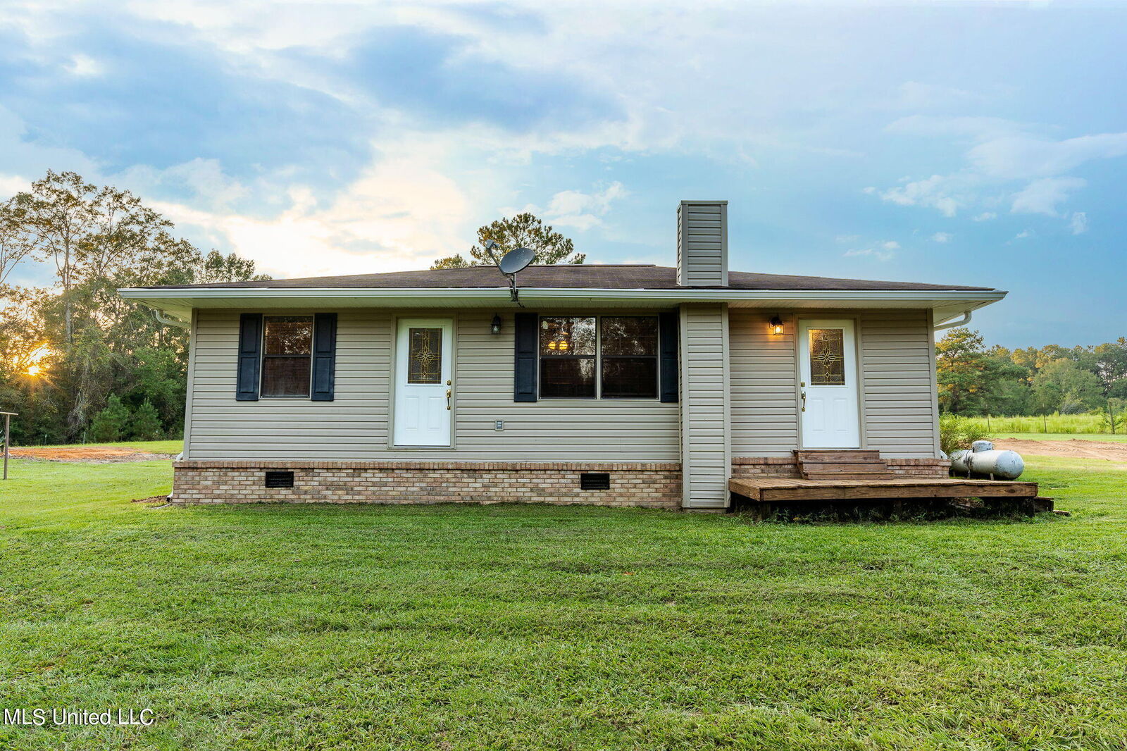 Property Photo:  1585 Lovewell Road  MS 39476 