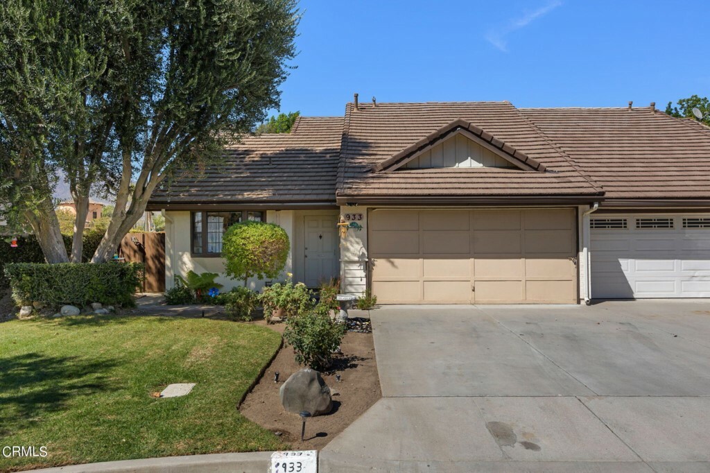 Property Photo:  933 Oakdale Lane  CA 93015 