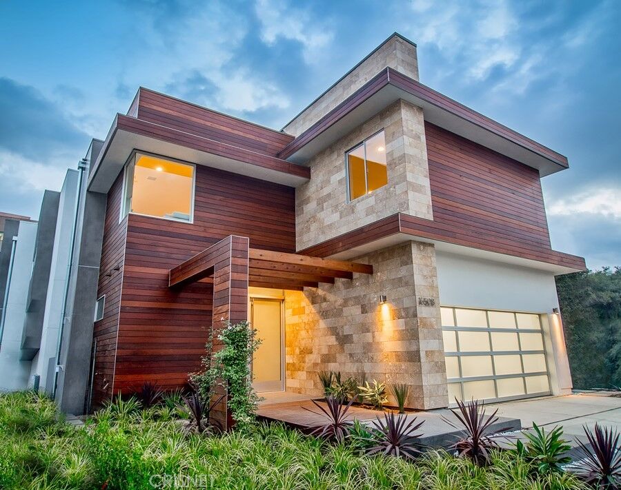 Property Photo: 16500 Moorpark Street CA 91436