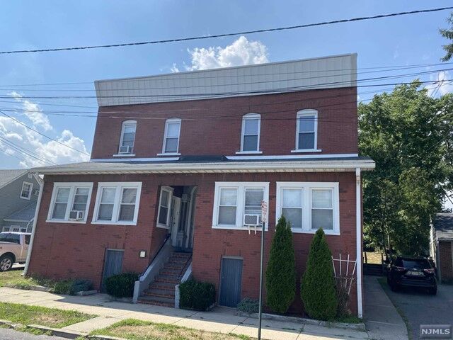 Property Photo:  211 Mountain Way 2R  NJ 07071 