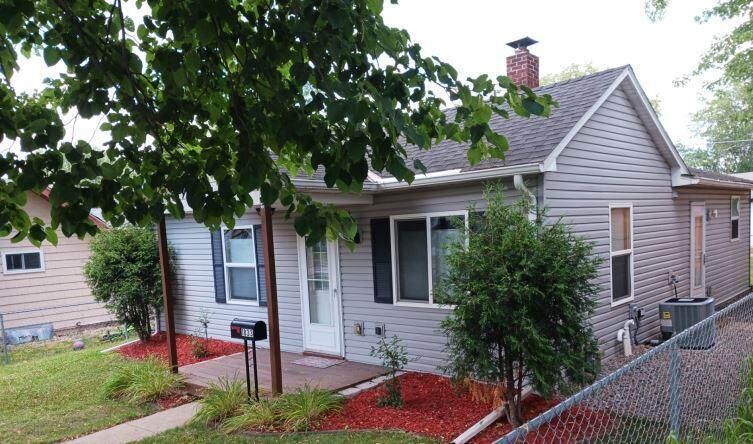 Property Photo: 1833 Ivy Avenue E MN 55119