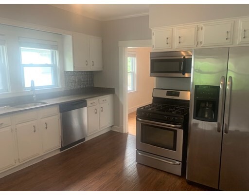 Property Photo:  202 Pleasant St 2  MA 02472 
