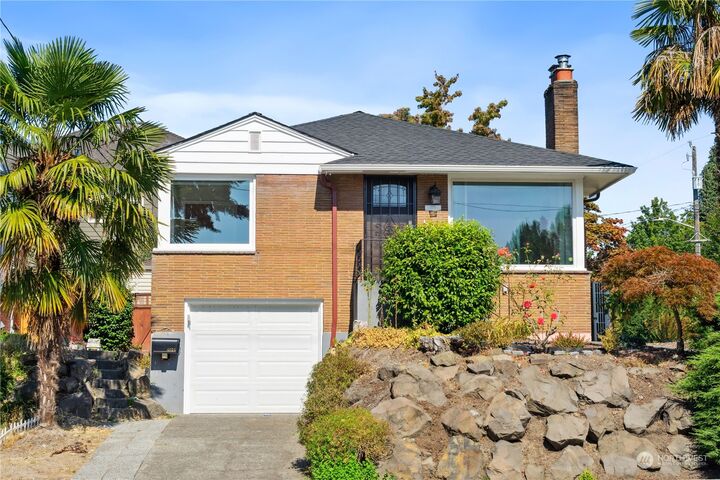 Property Photo:  4324 NE 65th Street  WA 98115 