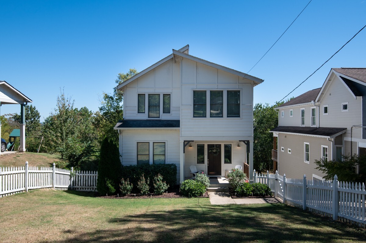 Property Photo: 3859 Hutson Ave TN 37216