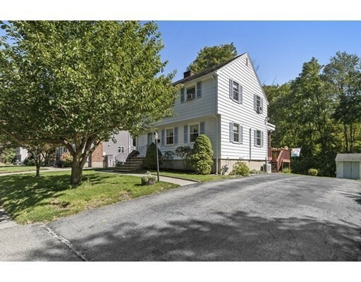 Property Photo: 84 Willow St MA 01867