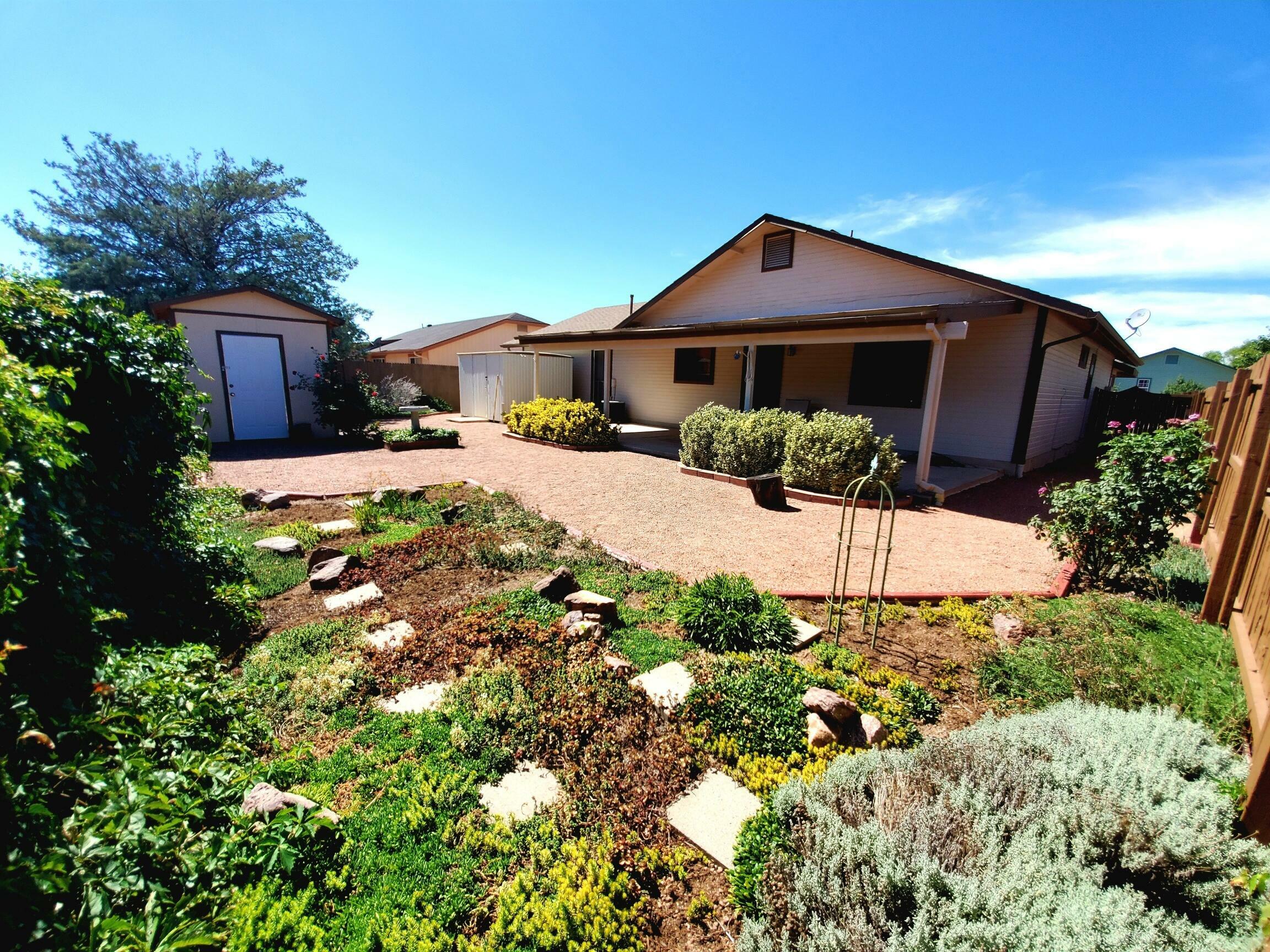 Property Photo:  207 N Heritage Lane  AZ 85541 