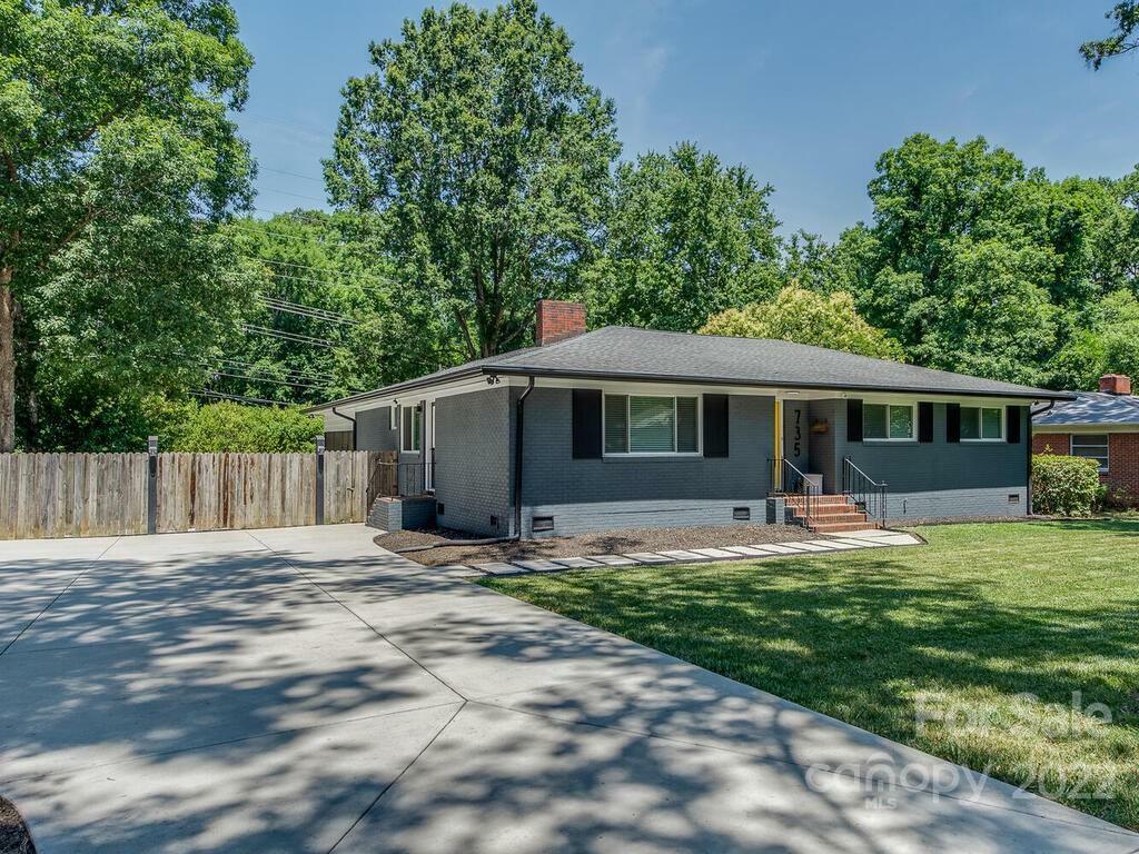Property Photo:  735 Glendora Drive  NC 28212 