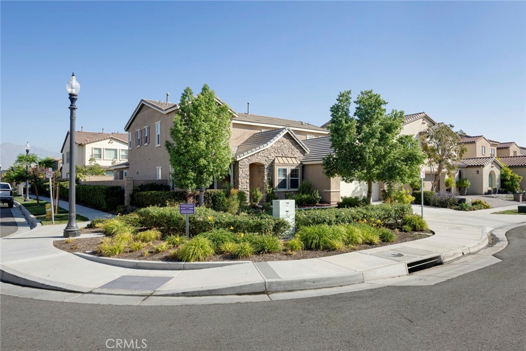 Property Photo:  2735 Devonshire Lane  CA 91762 