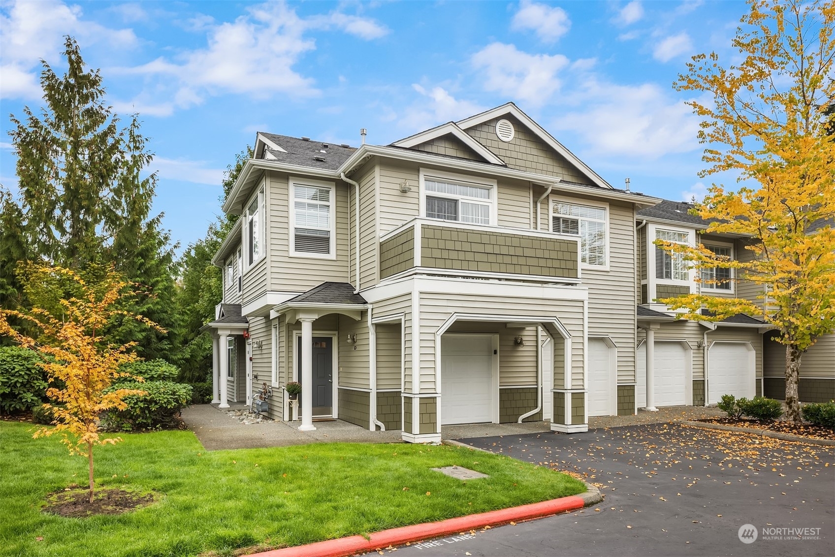 Property Photo:  1855 Trossachs Boulevard SE 703  WA 98075 