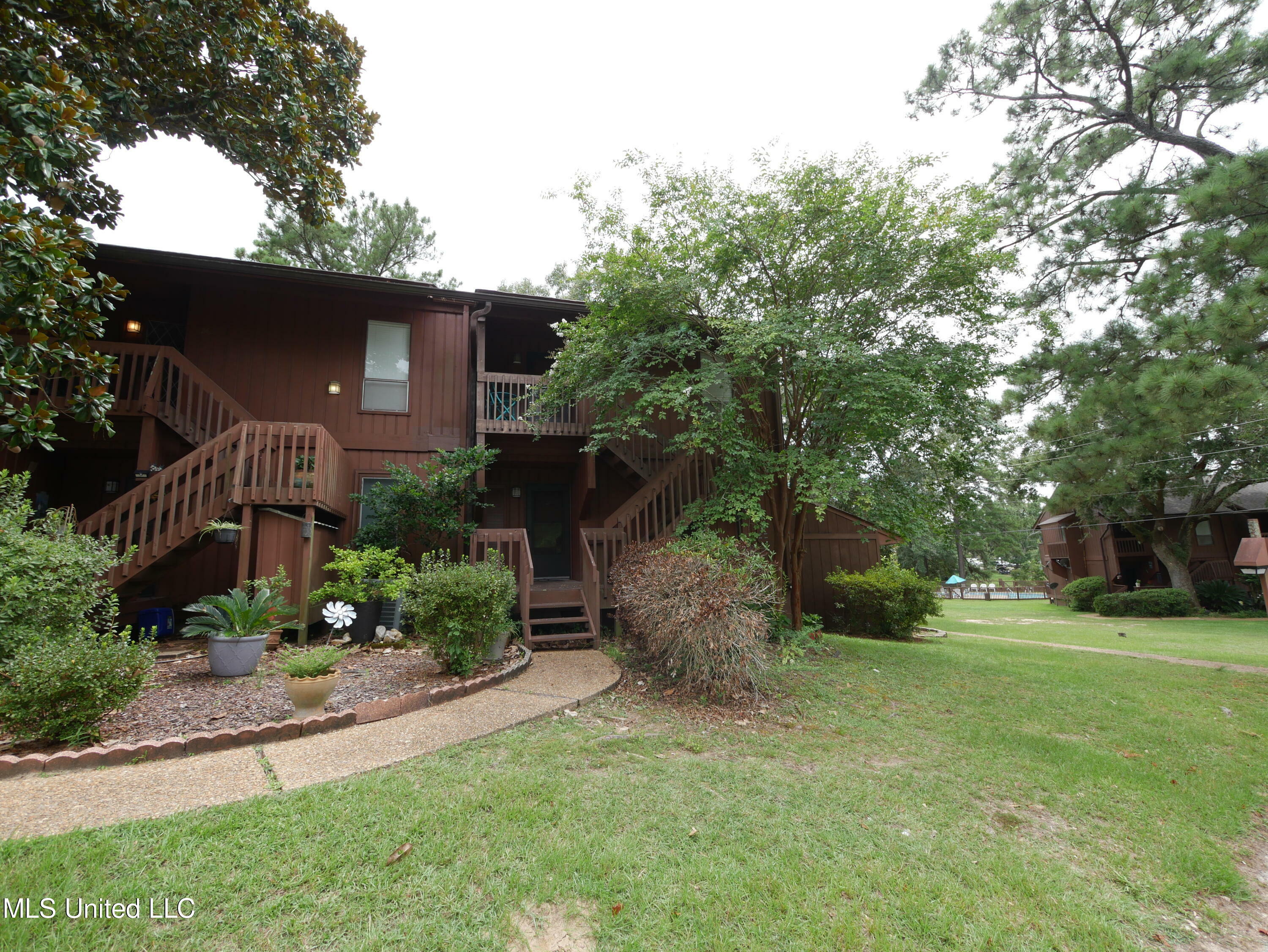 Property Photo:  242 Lakeside  MS 39525 