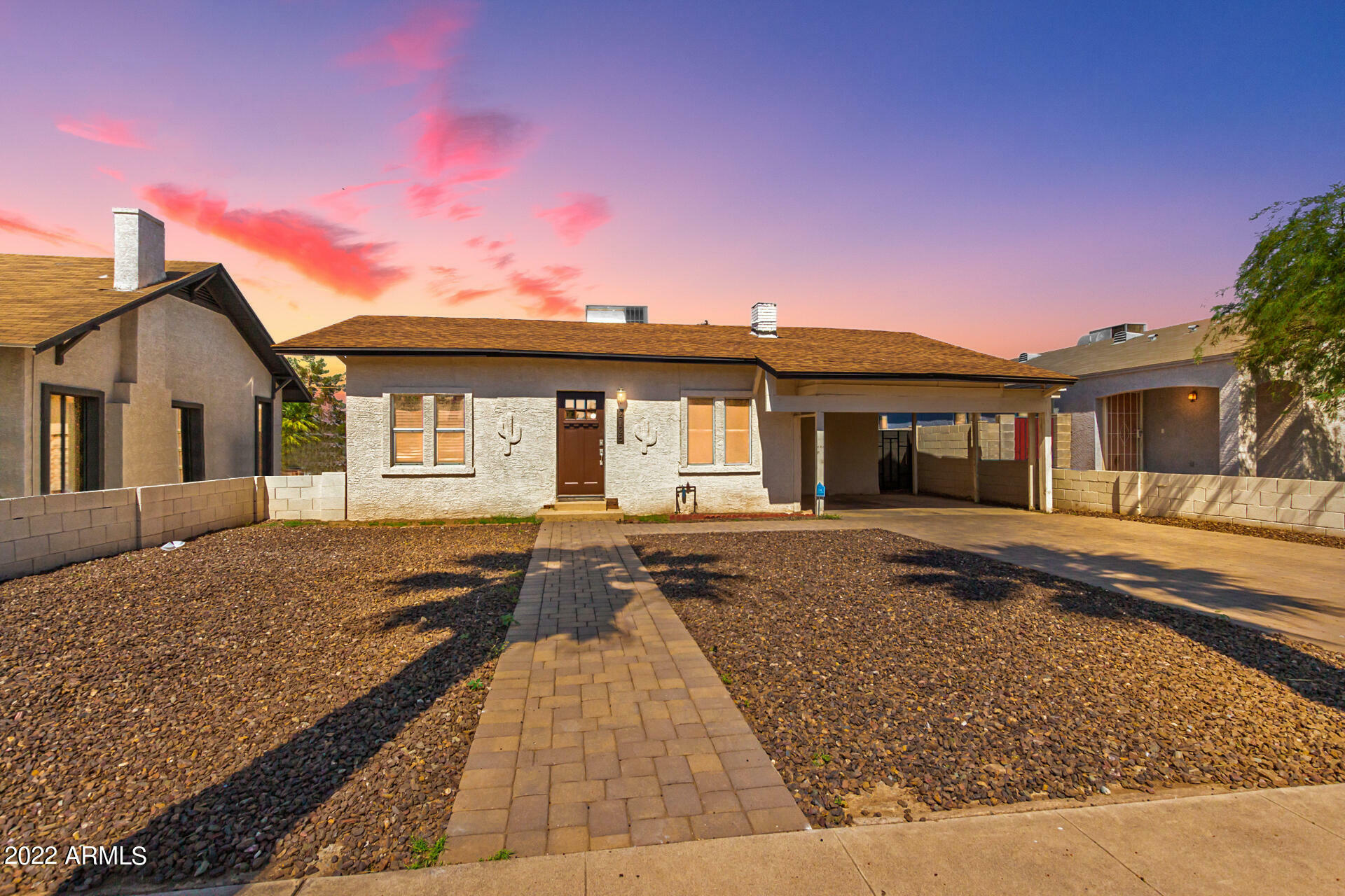 Property Photo:  2128 W Madison Street  AZ 85009 