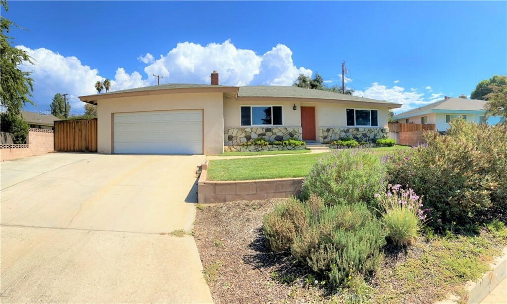 Property Photo:  11711 Kent Lane  CA 92399 