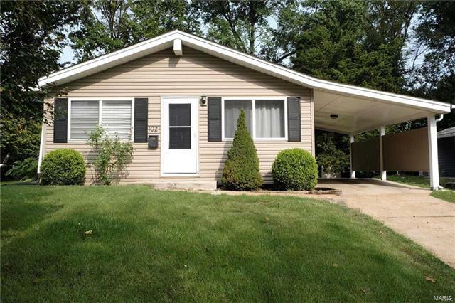 Property Photo:  1021 Grovena Drive  MO 63126 