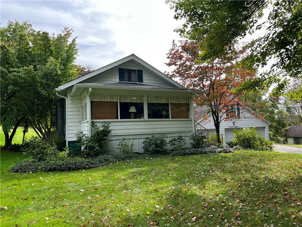 Property Photo:  2418 Graceland Rd  PA 16105 
