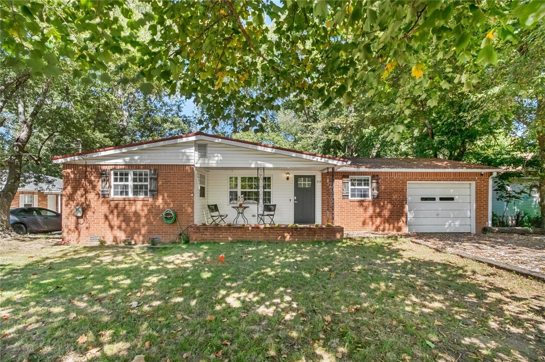 Property Photo:  310 Thurman Street  AR 72753 