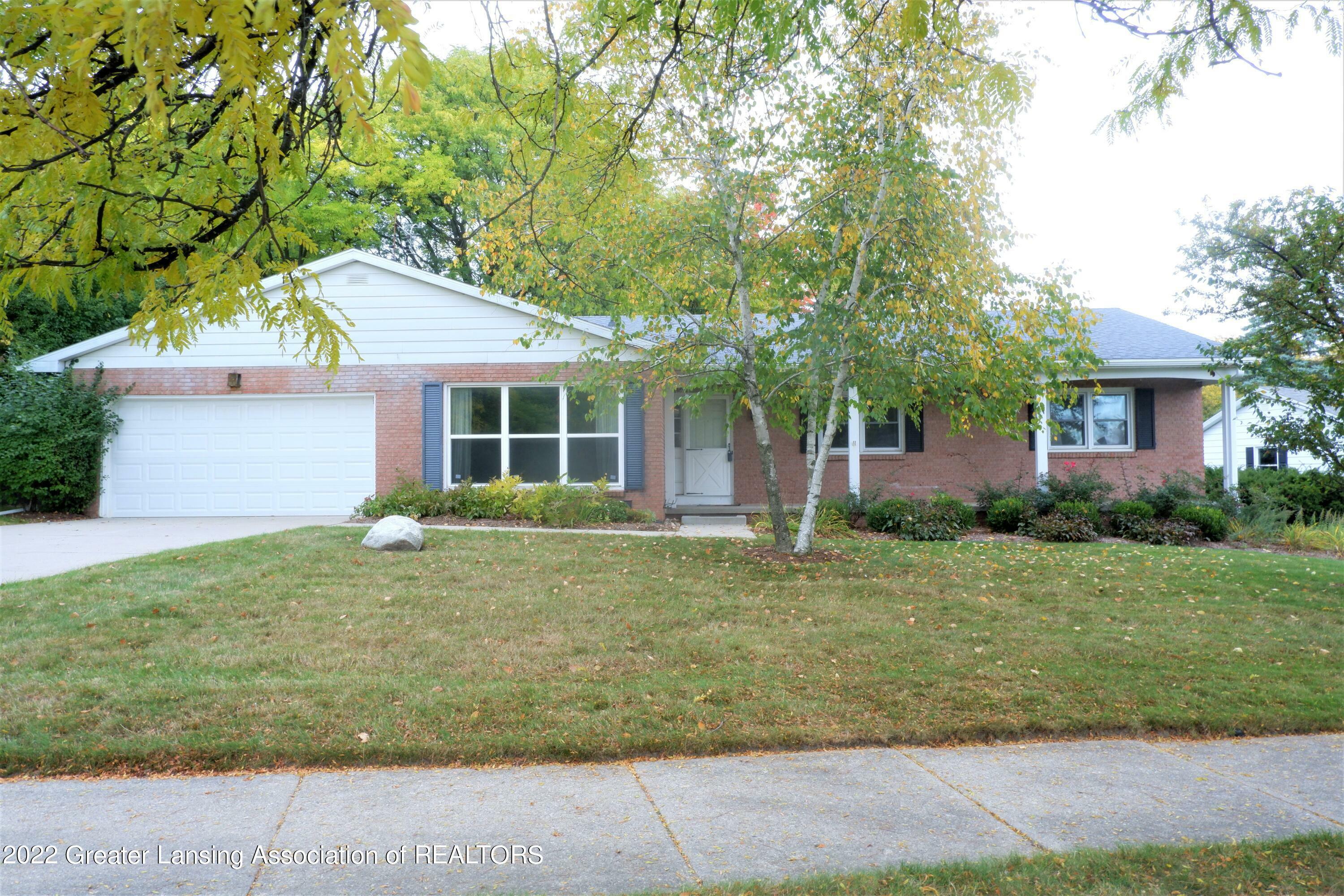 Property Photo:  2978 Crestwood Drive  MI 48823 