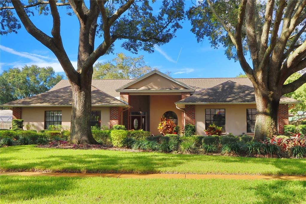 Property Photo:  1440 Hounds Hollow Court  FL 33549 