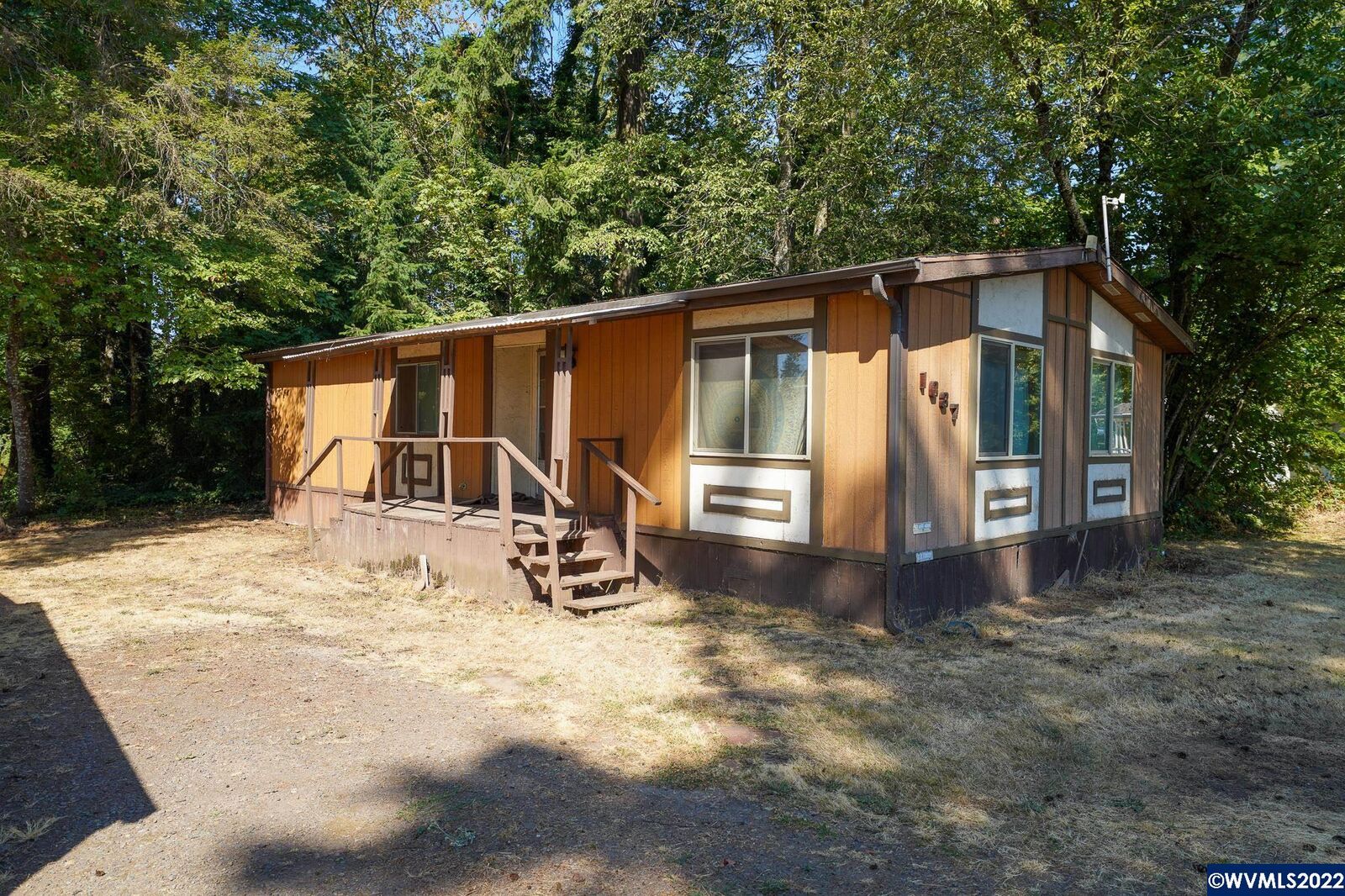 Property Photo: 1087 Candlewood Dr NE OR 97303