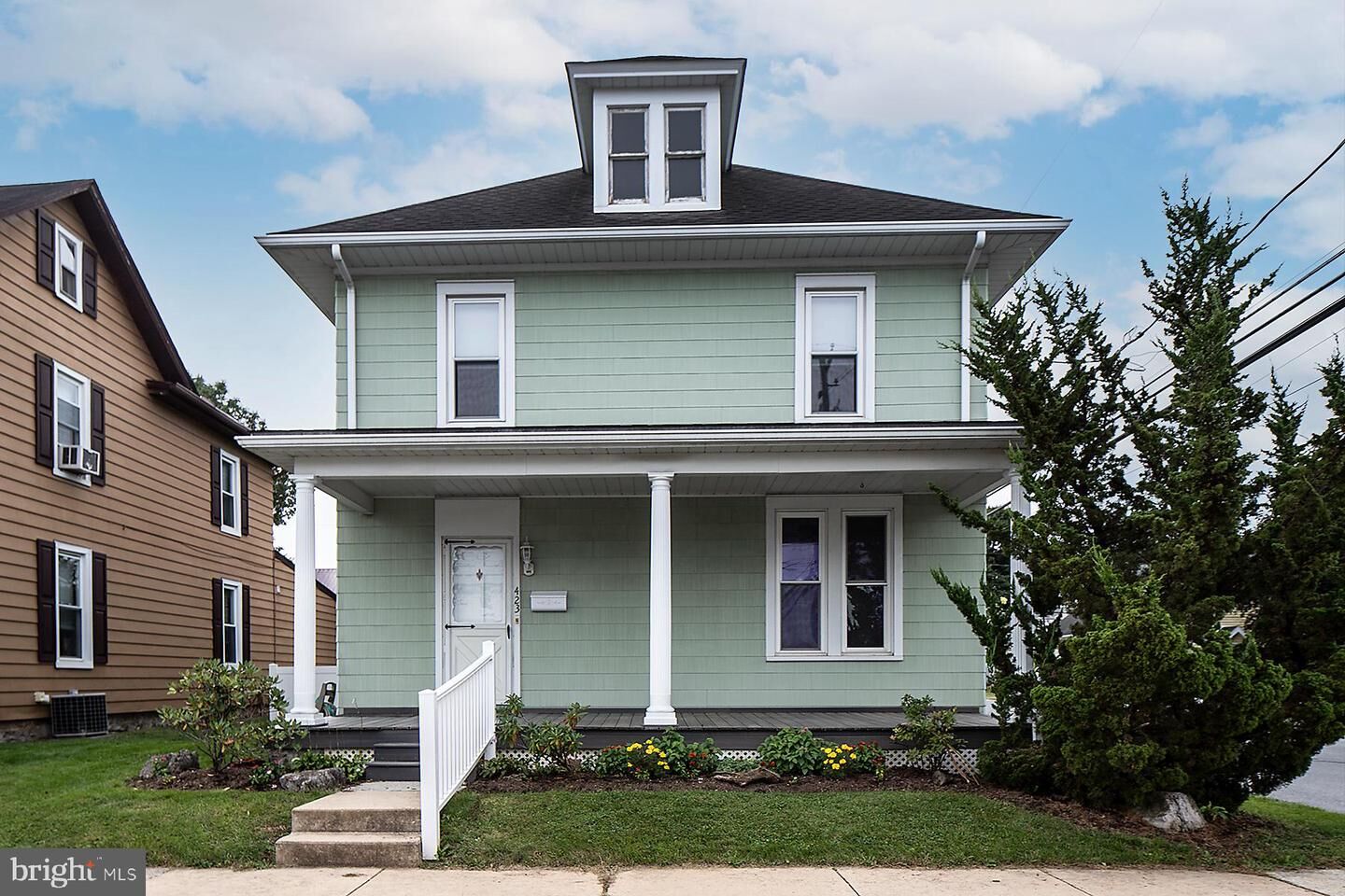 Property Photo:  423 W High Street  PA 17036 