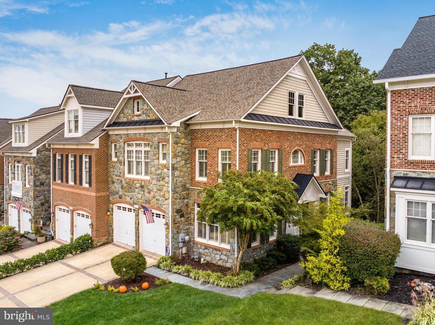 Property Photo:  18230 Cypress Point Terrace  VA 20176 