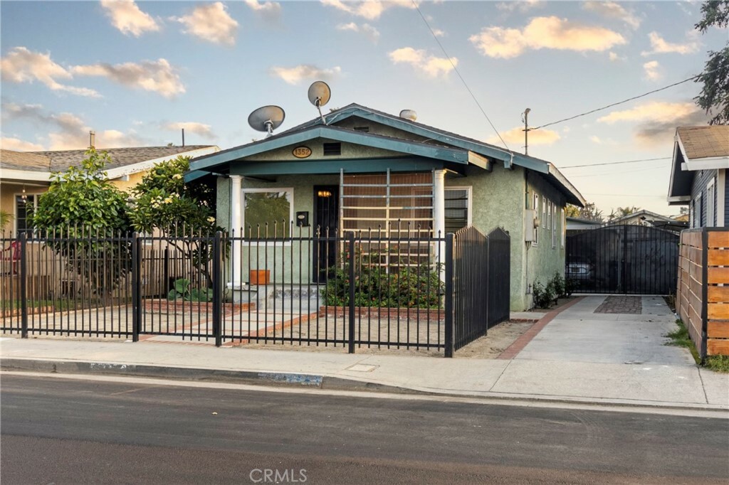 Property Photo: 1352 E 58th Place CA 90001