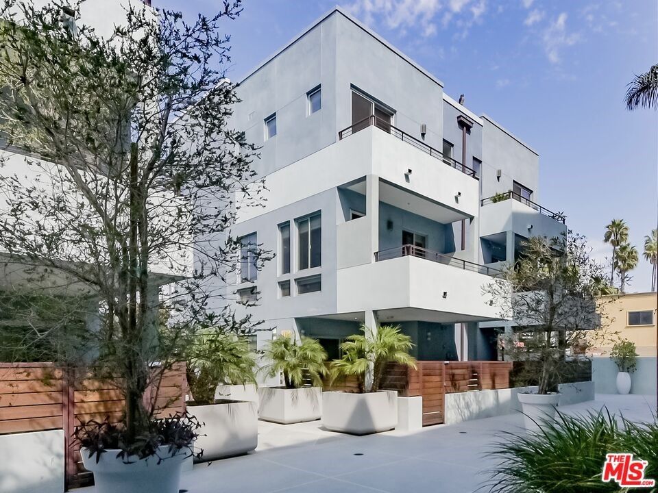 Property Photo:  13340 W Washington Boulevard  CA 90066 