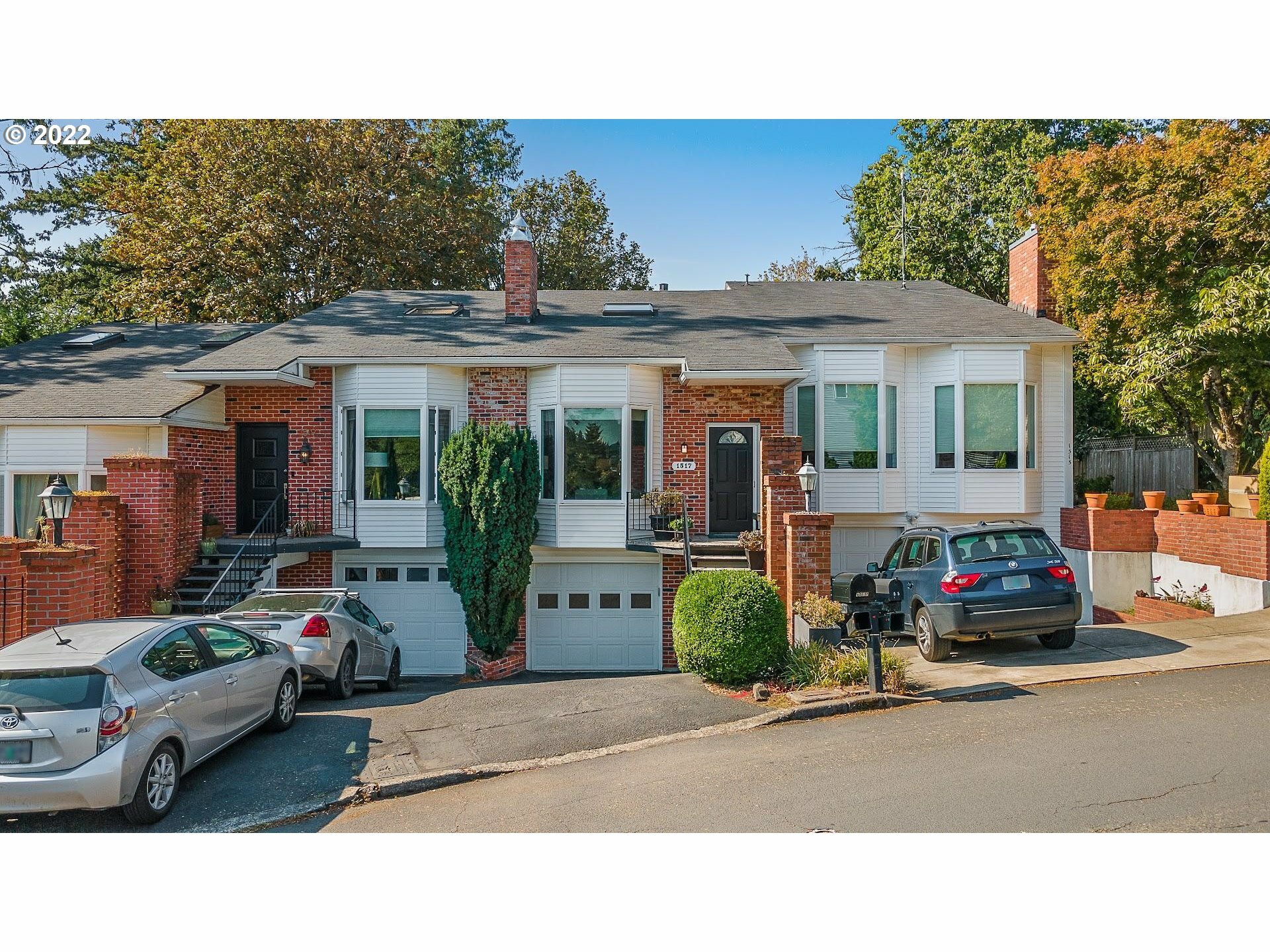 Property Photo: 1517 SW 66th Ave OR 97225