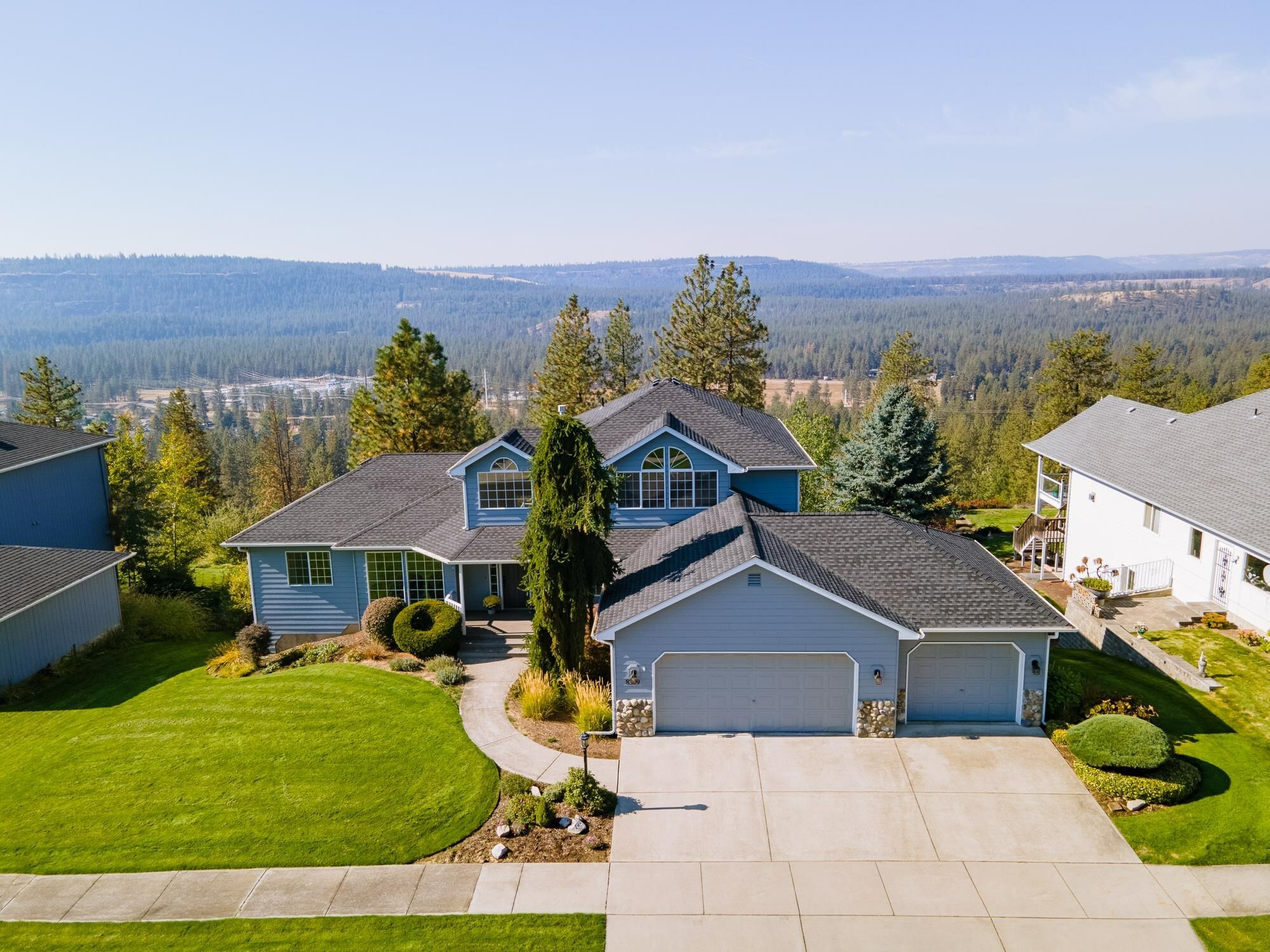 Property Photo: 8309 N Forest Ct WA 99208