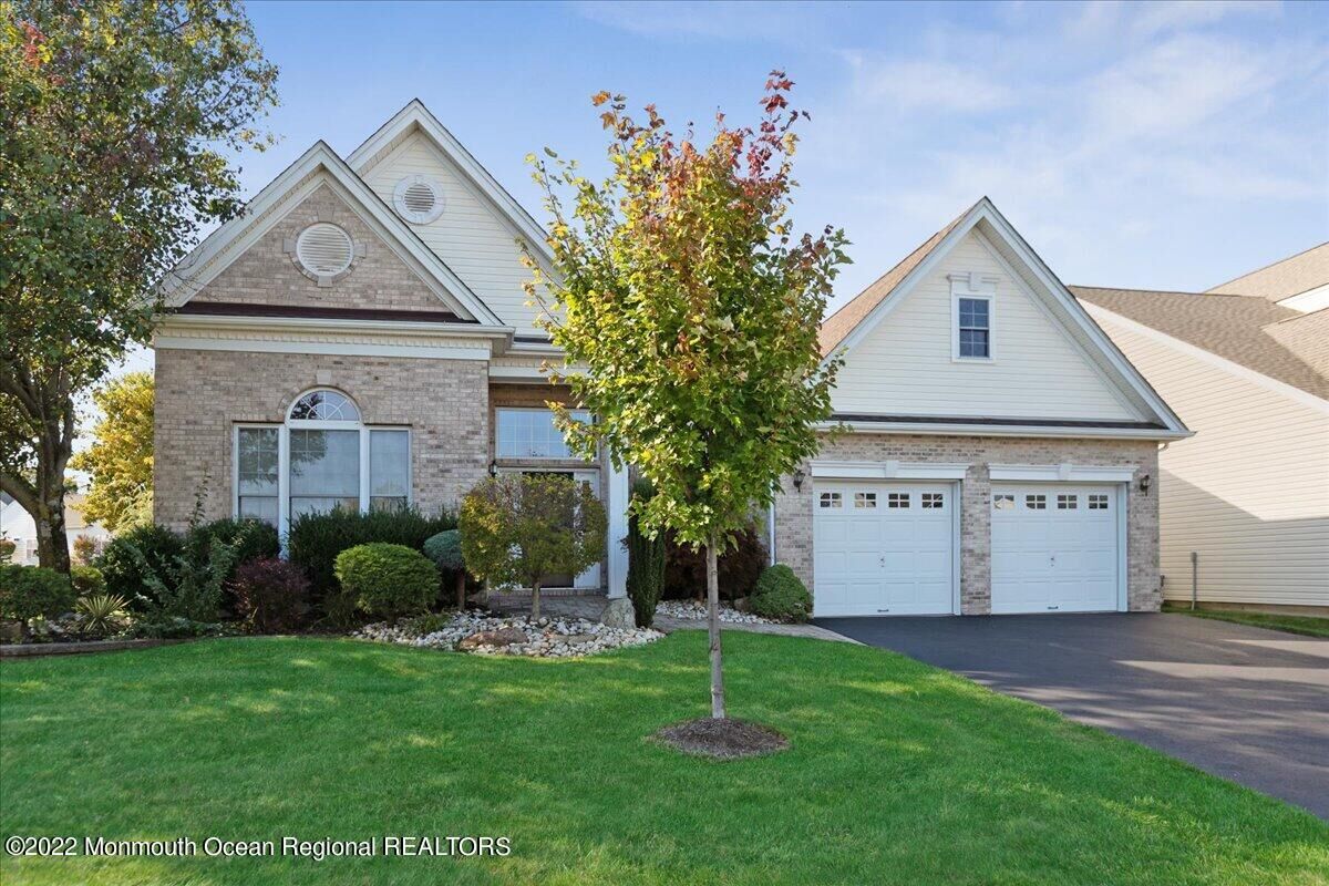 Property Photo:  16 Doral Drive  NJ 08831 