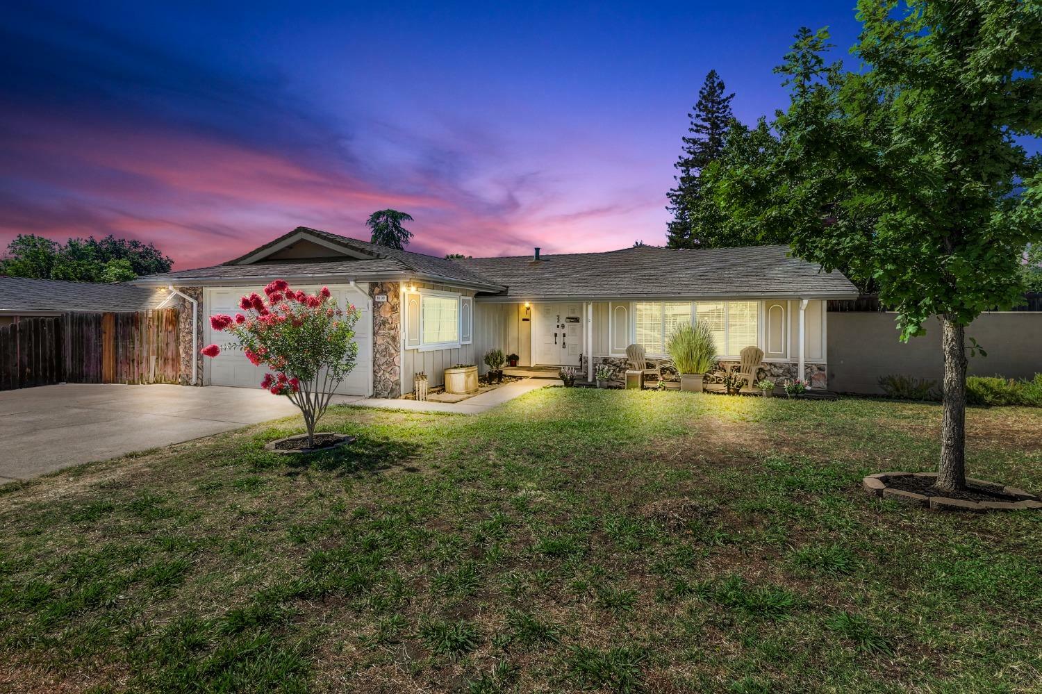 Property Photo:  8100 Dart Way  CA 95662 