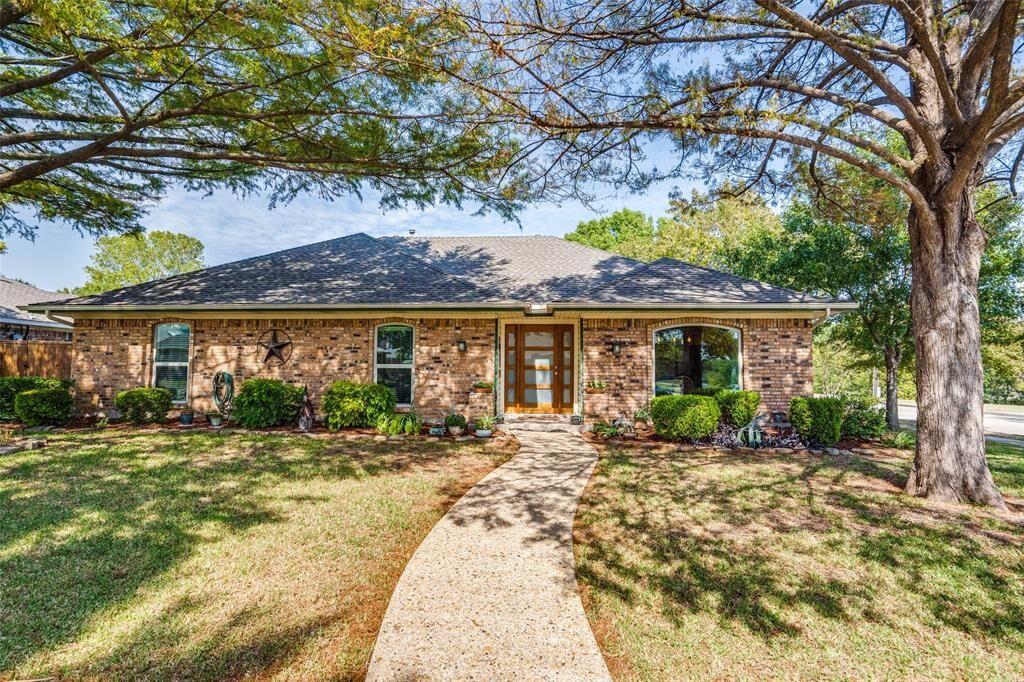 Property Photo: 1501 Belgrade Drive TX 75023