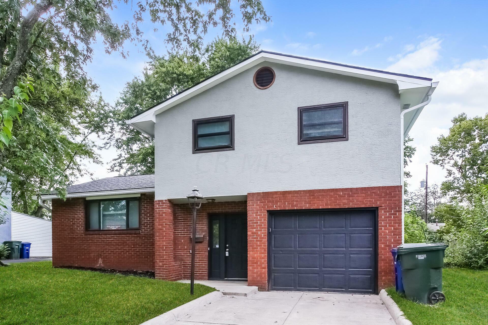 Property Photo: 2753 Brownfield Road OH 43232