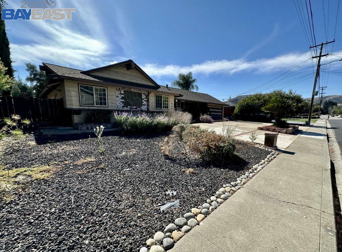 Property Photo:  7421 Sedgefield Ave  CA 94583 