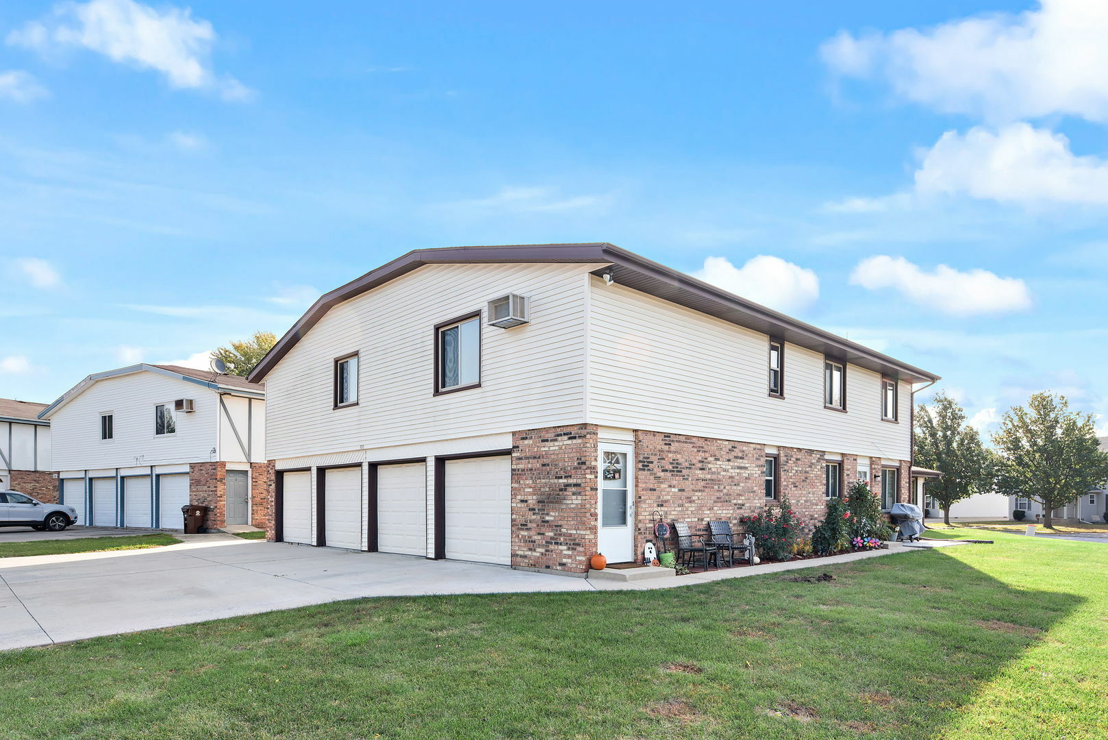Property Photo: 390 W John Casey Drive IL 60914