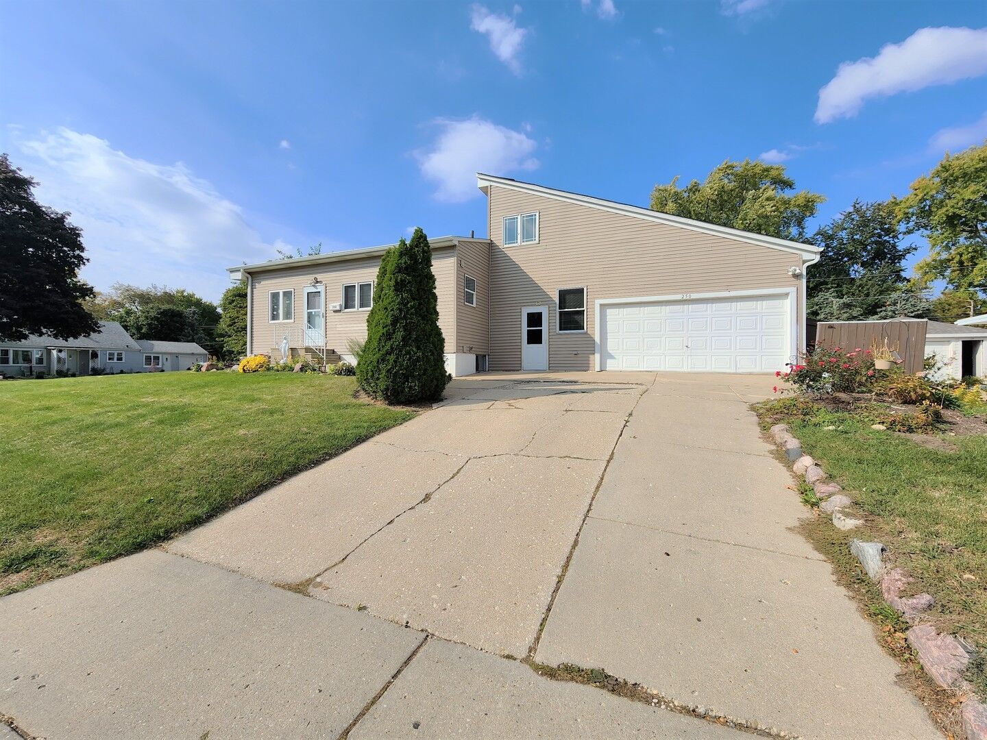 Property Photo: 250 S Alfred Avenue IL 60123