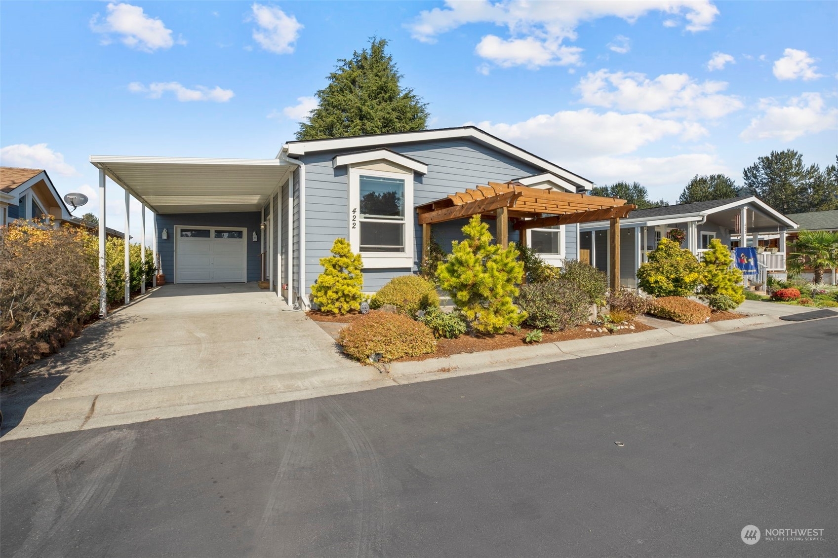 Property Photo:  3611 I Street NE 422  WA 98002 