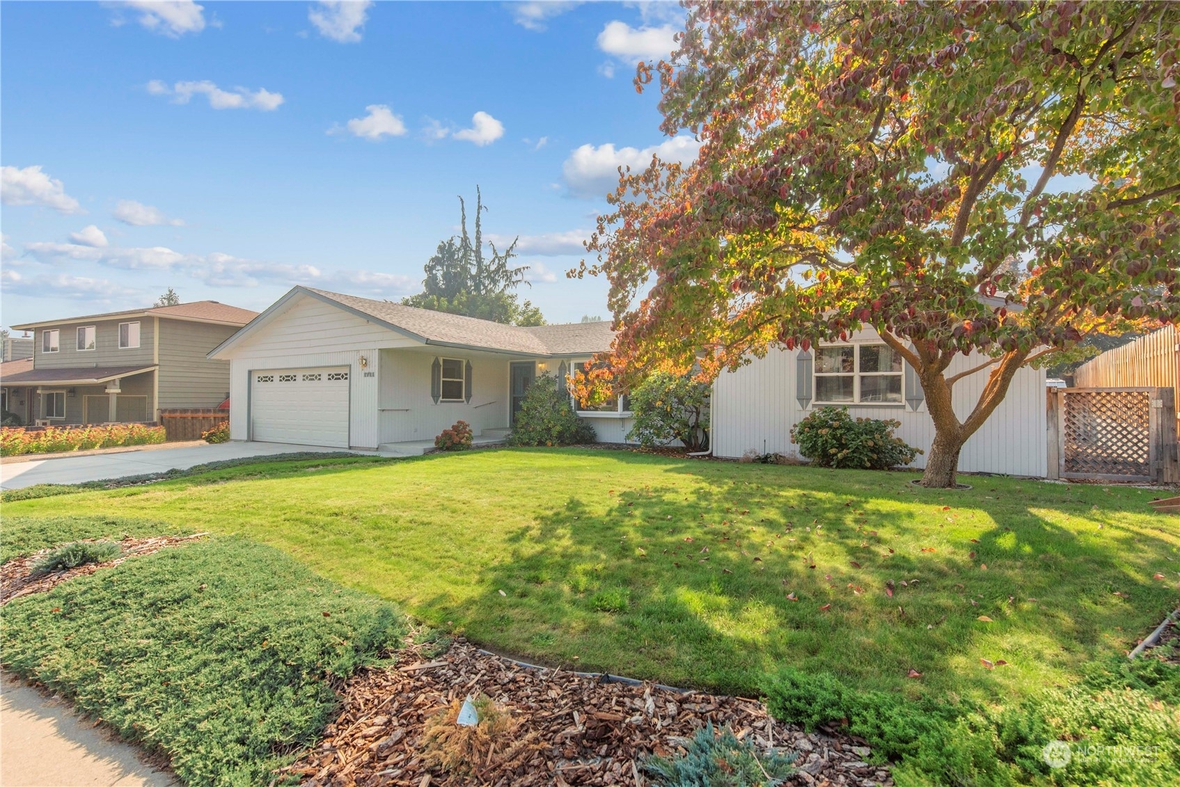 Property Photo: 1711 Lexington Place WA 98801