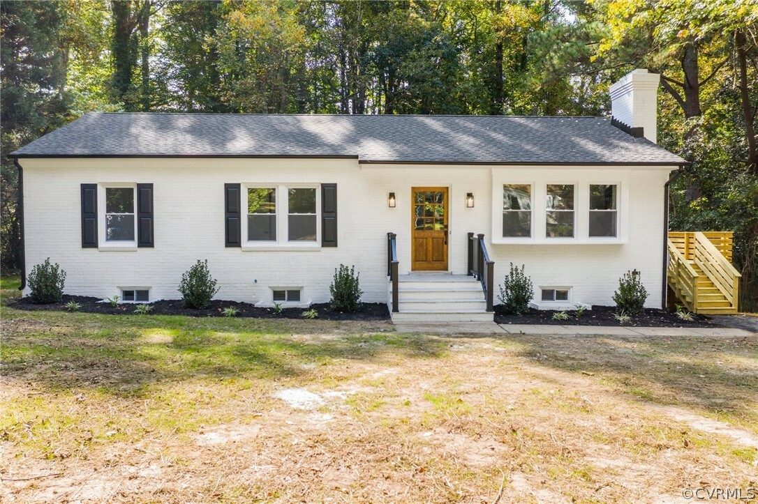 Property Photo: 8913 Old Holly Road VA 23235