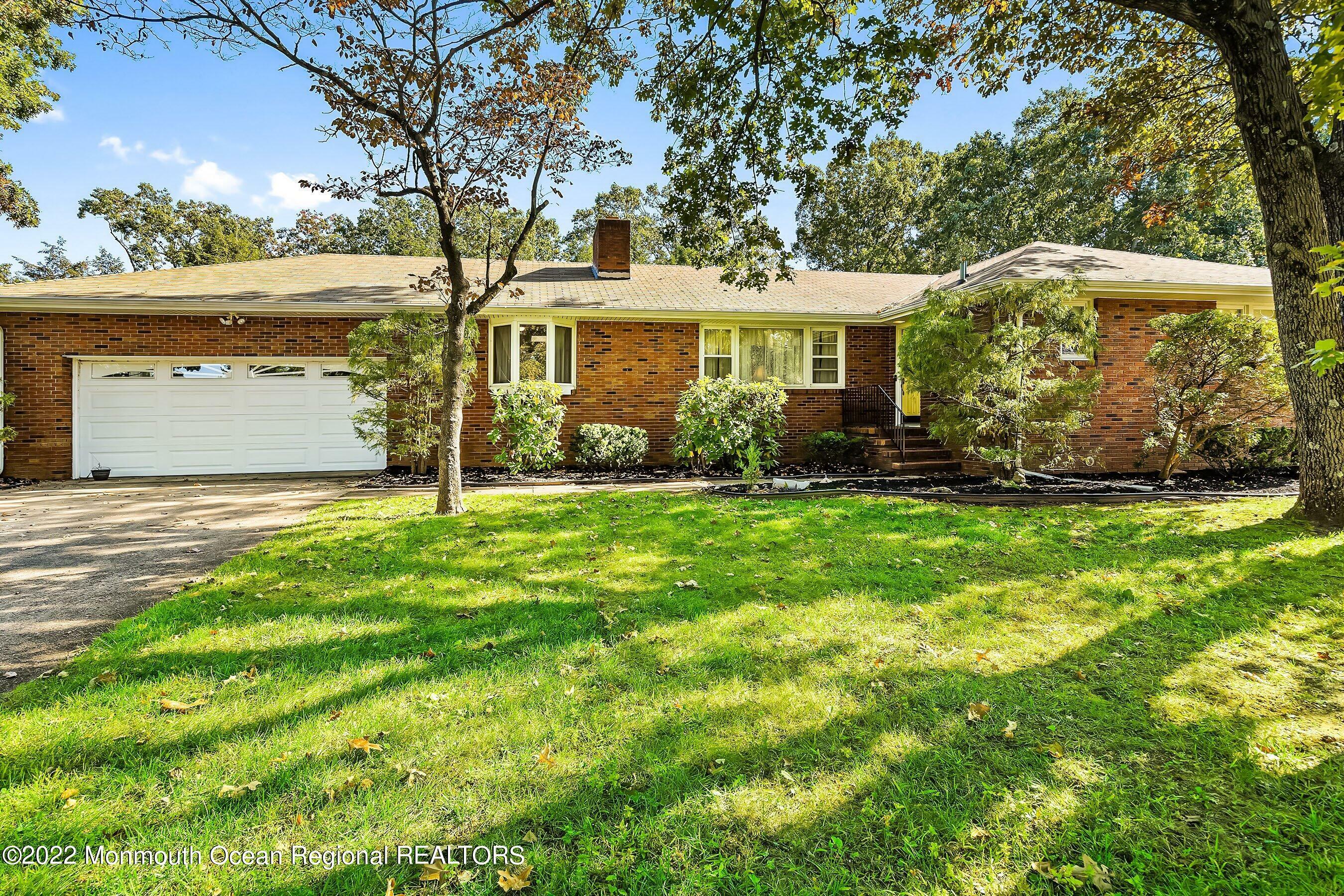 Property Photo:  28 Lorton Lane  NJ 08857 