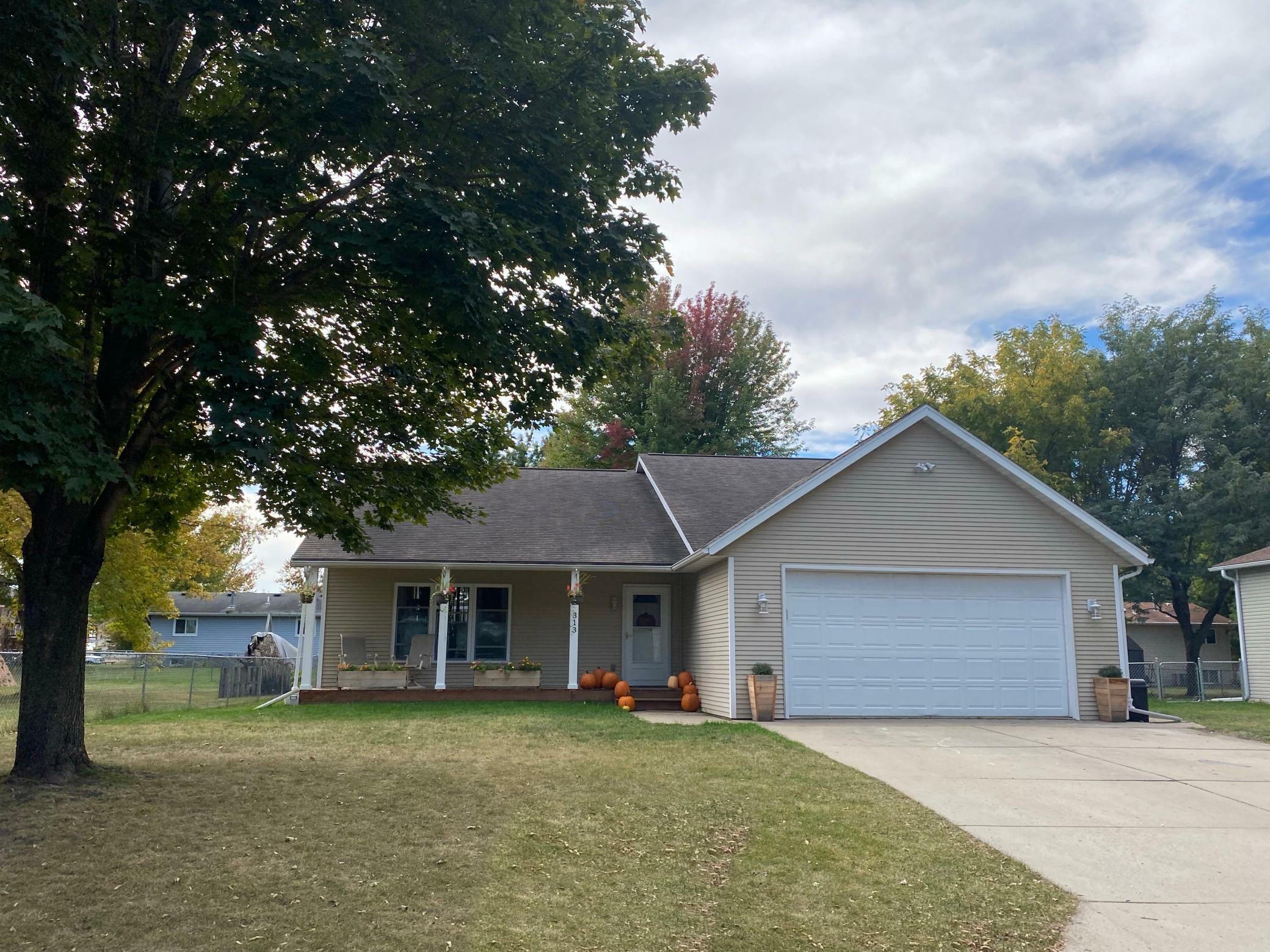 Property Photo: 313 Heidi Avenue MN 56048