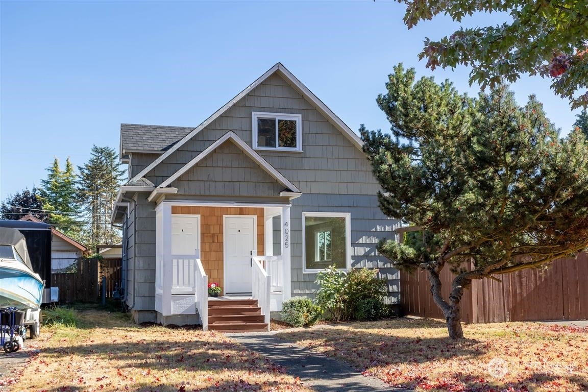 Property Photo:  4025 Tacoma Avenue S  WA 98418 