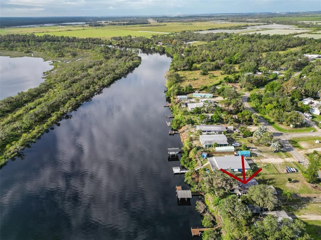 Property Photo: 306 Frances Circle FL 33570
