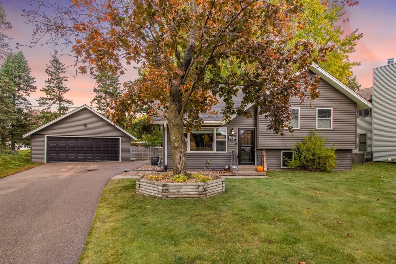 Property Photo:  2487 E Meadow Drive  MN 55109 
