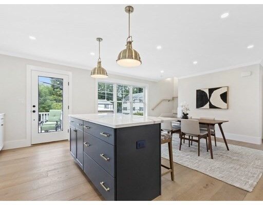 Property Photo:  41 Grant Place 1  MA 02451 