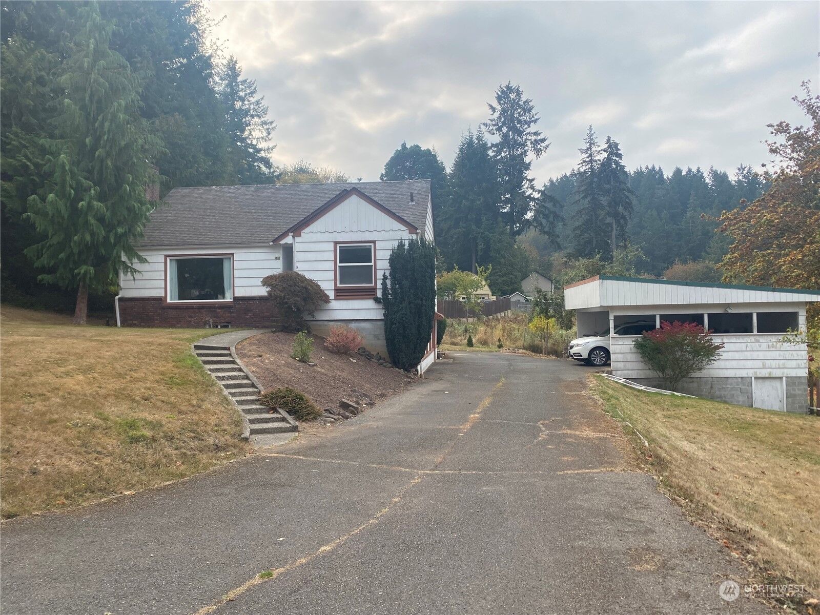 Property Photo: 920 Seminary Hill WA 98531