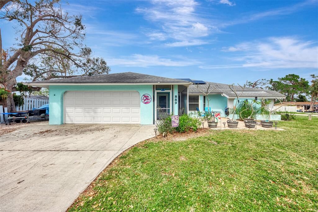 Property Photo:  889 Constance Road  FL 34293 