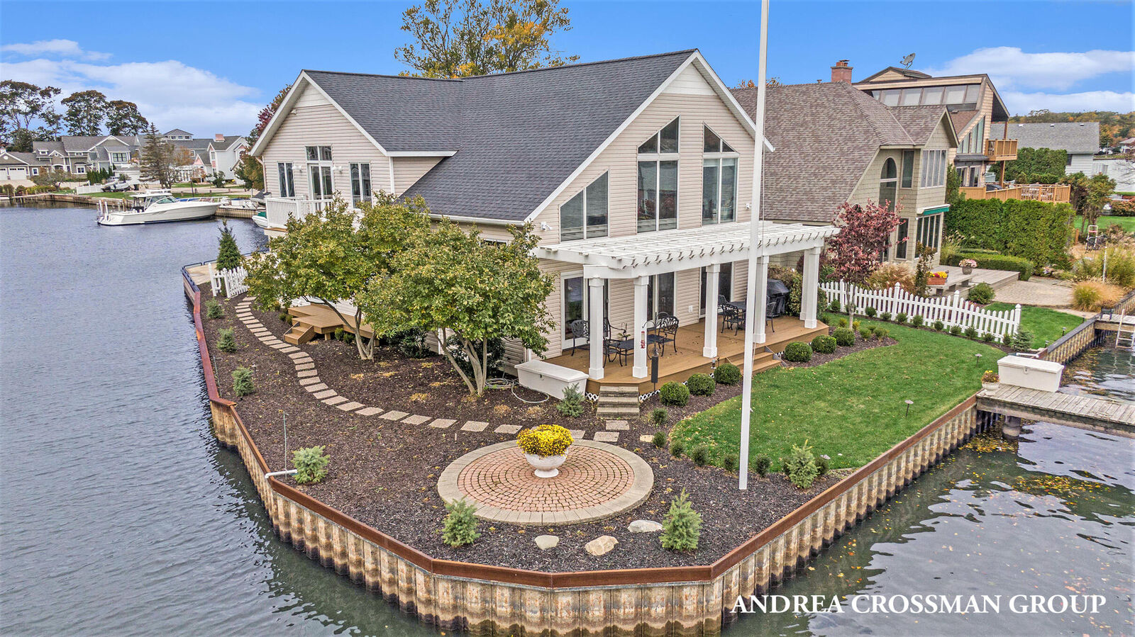 Property Photo:  1315 Bayview Drive  MI 49423 