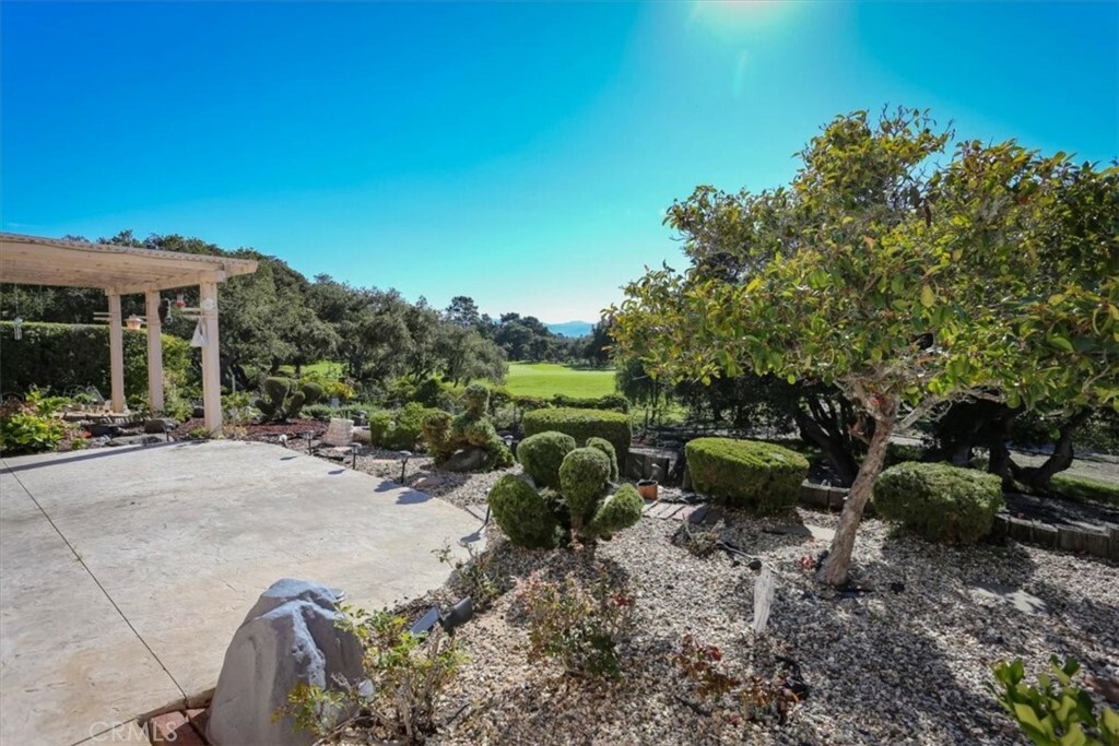 Property Photo:  372 Oak Hill Drive  CA 93436 